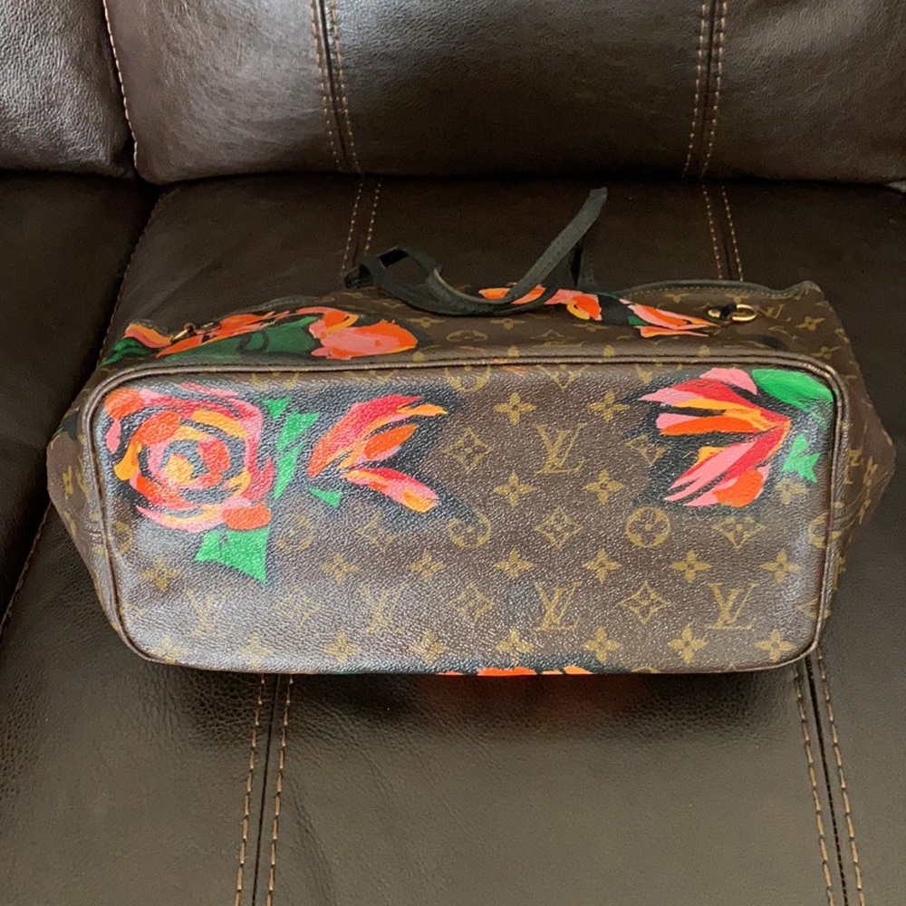 Louis Vuitton Neverfull MM - Picture 15 of 17